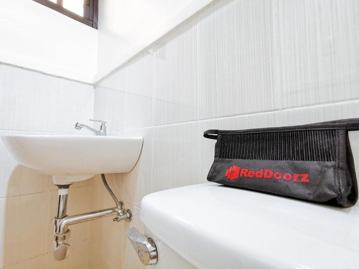 Reddoorz Plus Near Ateneo De Davao Exterior photo